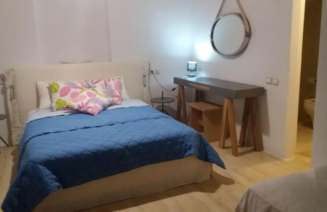 Manos Rooms-1
