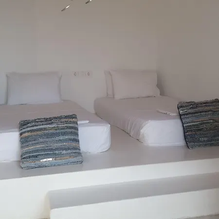 Manos Rooms-3